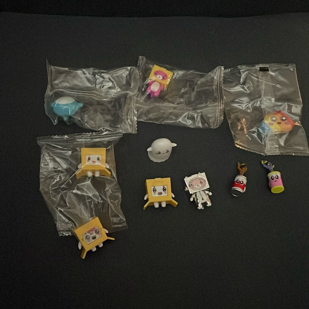 10 Lankybox mini figures!!